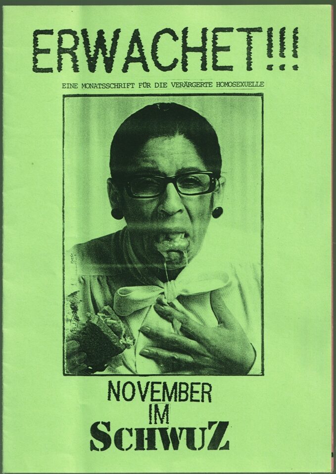 Grünes Titelblatt der Monatsschrift „Erwachet!!!“ mit der Überschrift „November im SchwuZ“.