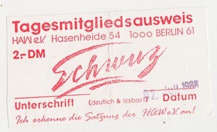 Roter Tagesmitgliedsausweis der HAW e. V. für das SchwuZ in Berlin mit handschriftlichem Datum 1988.