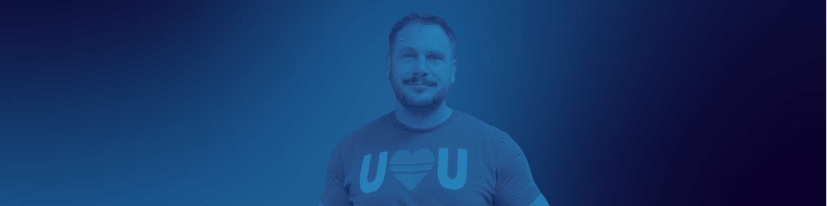 „Porn actor Florian wears a U=U shirt and talks openly about HIV and acceptance.“